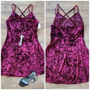 NWT'S - ARIZONA JEANS Dress - Burgundy Velvet Strappy Party dress - Size Medium